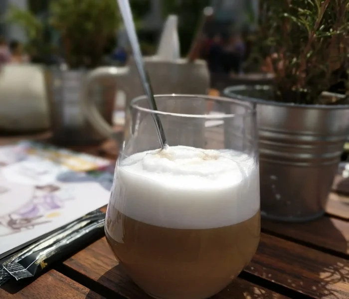 Wohnzimmer Kaffee trinken